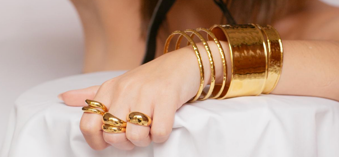 Brilla con Stile: Come Abbinare i Gioielli Placcati Oro di Gi.Sa ai Look Inverno 2024/2025