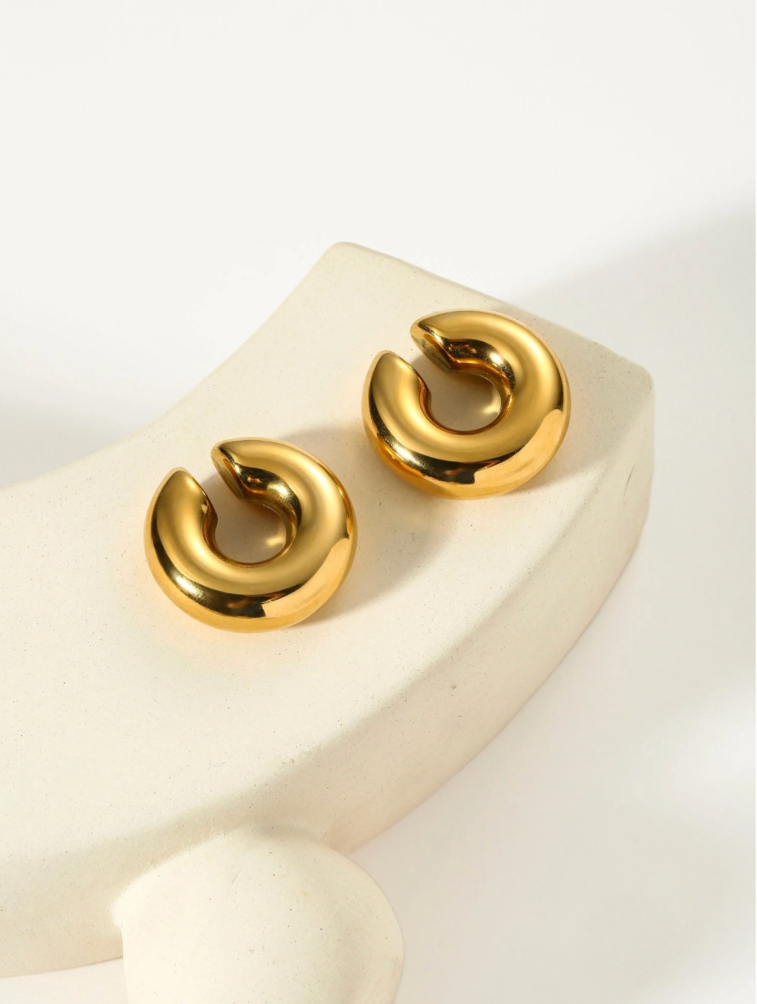MYSTIC PULSE EAR CUFF